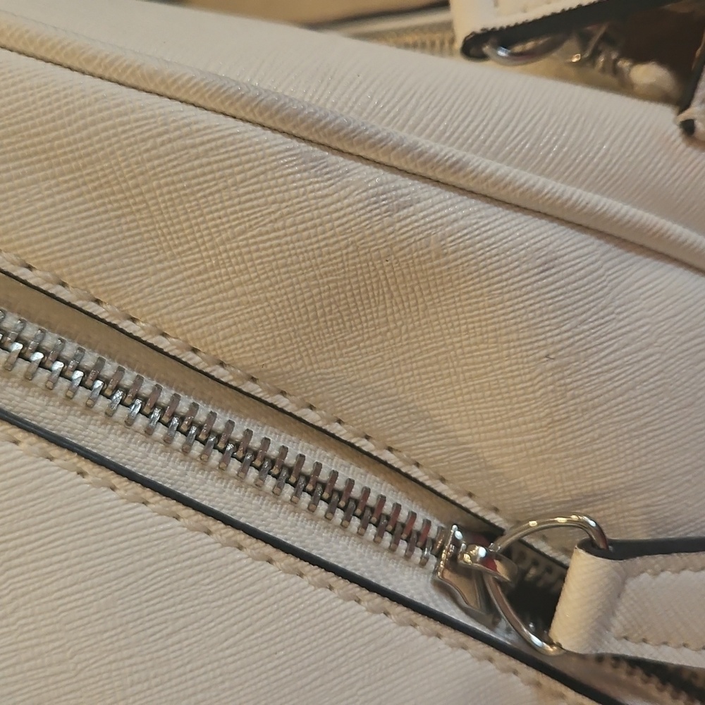 GUESS White Backpack Purse - Picture 6 of 6